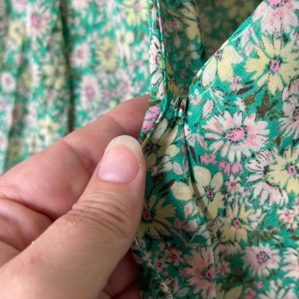 HAUTE MONDE | Women's V-Neck Floral Cut Out Tie Back Bohemian Boho Top | Size L - Picture 5 of 14